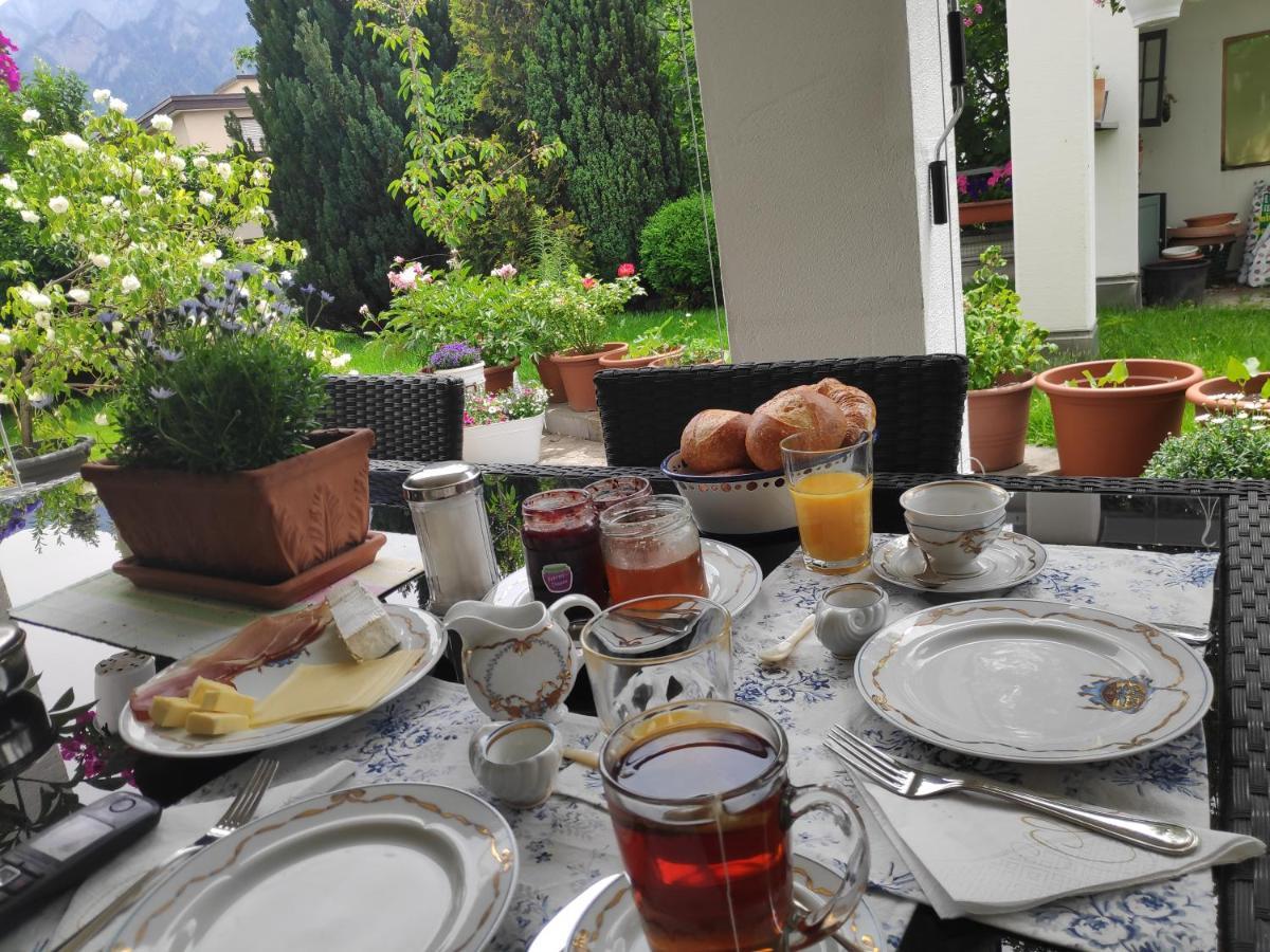 Bed & Breakfast Chur Buitenkant foto